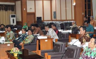 Setiap Tahun Pencairan Anggaran Desa Selalu Molor