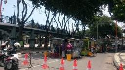 Aktivitas PKL di Alun-Alun Hanya Jumat sampai Minggu