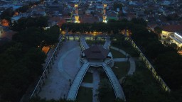 Konsep Alun-alun Gresik Bernuansa Mekkah dan Madinah