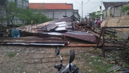 Akibat Puting Beliung, Tercatat 57 Rumah di Gresik Rusak