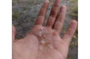 Hujan Es Terjadi di Pasuruan