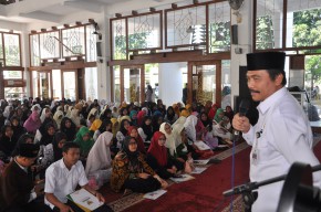 Baznas Gresik Gelontorkan Santunan hingga Rp 371 Juta kepada Ratusan Guru