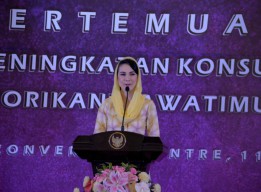 Demi Kecerdasan Anak, Arumi Bachsin Dorong Peningkatan Konsumsi Ikan