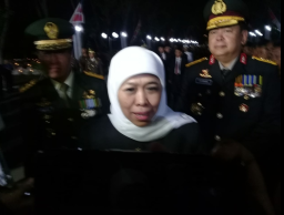 Gelar Renungan Suci, Khofifah Ajak Milenial Membangun Bangsa