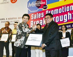 Direktur Pemasaran PG Raih Marketeers of The Year Surabaya 2019