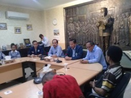 Rektor Unitomo Jamin Pendidikan dan Kenyamanan Mahasiswa Papua di Kampus