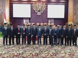Dilantik, 13 Anggota FPG DPRD Jatim Komit Kawal Program Khofifah