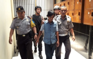 Usai Bacok Bapak saat Tiduran, Pemuda Lamongan Mengaku ke Gresik Makan