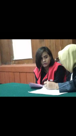 Penyanyi Cantik ini Keberatan Didakwa sebagai Pengedar Narkoba