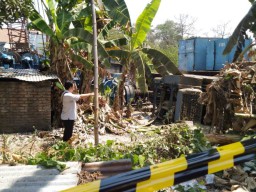 Ada ‘Ledakan’, Sumur Tua di Gresik Semburkan Lumpur Campur Bau Gas