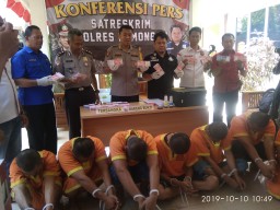 Komplotan Penggandaan Uang Palsu Terancam 10 Tahun Penjara