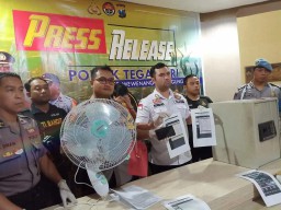 Bersenang-senang dengan Purel Dahulu, Dipenjara Kemudian