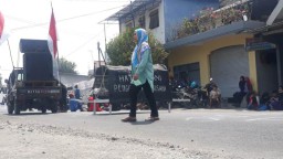 Soal Limbah Merasa Dikibuli, Warga dari Lima Desa Demonstrasi Tutup Akses Jalan