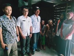 Kemensos Pastikan Dua Lansia Tunanetra di Gresik Terima Bantuan