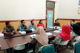 Sidak Dispendukcapil, DPRD Gresik Minta Pelayanan Administrasi Kependudukan di Bawean Dipermudah