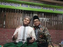 Dengarkan Mp3 Sejak Usia 10 Tahun, Santri Tunanetra Bisa Hafal Alquran