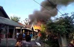Akibat Merebus Ketela, Dua Rumah Terbakar