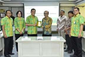Soal Penelitian Penanaman Rehabilitasi Lahan Industri, Petrokimia Gresik Gandeng UGM