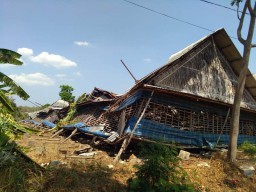 Hujan Disertai Angin Kencang Robohkan Empat Kandang Ayam