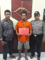 Simpan Sabu-sabu di Jok Motor