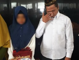 Dipenjara Karena Edarkan Narkoba, Adi Nikahi Kekasih di Kantor Polisi