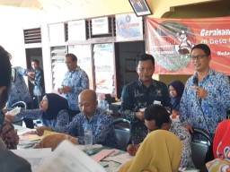 Cetak Pelayanan Kependudukan di Desa, Kadisdukcapil Gresik : Lowayu Akan Jadi Pilot Project