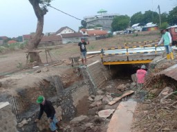 Izin Belum Keluar, Aktivitas Pekerjaan Dipaksa Tetap Jalan