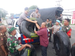 Jaga-jaga Hadapi Banjir, Warga Gresik Disediakan Pelampung hingga Rute Evakuasi