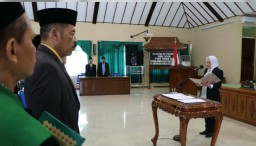 Puluhan Pejabat Dilantik, Bupati Beri Target Tinggi
