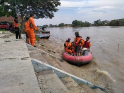 Polisi Hentikan Pencarian Korban Bunuh Diri di Bengawan Solo