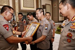 Polres Gresik Dapatkan Pin Emas Kapolri, Keamanan Kota Pudak Diprioritaskan