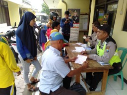 Sejam Operasi, Puluhan Pengendara Motor di Bungah Kena Tilang