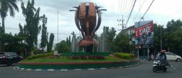 Tugu Adipura dan Bundaran Jetak Ganggu Pengguna Jalan