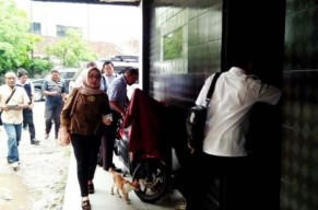 Pijat Symphoni  Ada Terapis Seksi Dalam Ruangan Pijat Ada Kamar Mandi