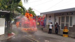 Lingkungan Rumah PDP Meninggal di Gresik Disemprot Disinfektan