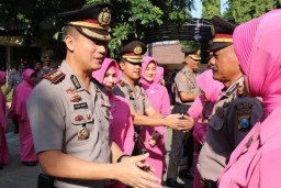 Jelang Pensiun, Tiga Perwira Polsek di Gresik Naik Pangkat
