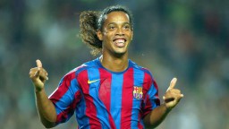 Bintang Sepakbola Brazil Ronaldinho Dikabarkan Bangkrut