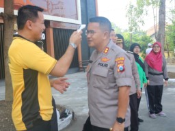 Di Bojonegoro, Kapolres Instruksi Semua Kapolsek Lakukan Penyemprotan Disinfektan