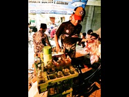 Covid-19 Merebak, Penjual Jamu Tradisional Diserbu Pembeli