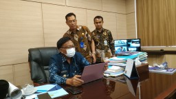 Persiapan Bekerja dari Rumah, Bupati Gresik Uji Coba Sistem Telekonferensi
