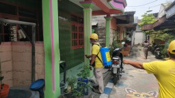 Cegah Covid-19, Ultrasmania Semprotkan Disinfektan