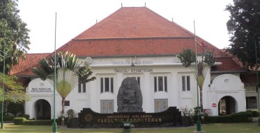 FK Unair dan Manajemen Bisnis Unair Masuk Ranking Dunia