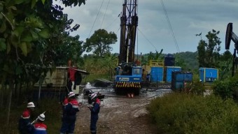 Sumur Pertamina EP Bojonegoro Semburkan Minyak Mentah