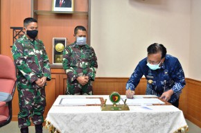 Bupati Gresik Sambari Tutup Pelaksanaan TMMD Ke-107