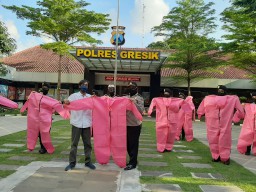 PWI Gresik Berikan APD ke Kartini Polres Gresik