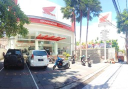 Dilarang Kontak Fisik dengan Pembeli, Penjualan Motor di Surabaya Turun