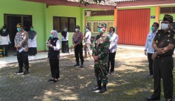 Bersama Forkopimda Bupati Bojonegoro Pantau Tempat Isolasi di BLK Ngumpak Dalem