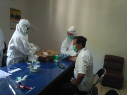 Khawatir Terpapar Corona, 50 Anggota DPRD Bojonegoro Di-Rapid Tes