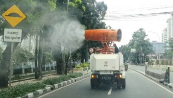 PMI Semprotkan Cairan Disinfektan ke Seluruh  Wilayah DKI