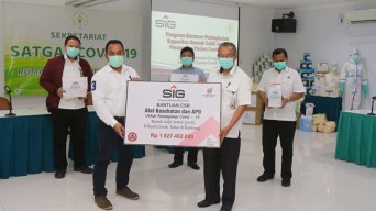 Semen Indonesia Grup Bantu APD Untuk RSSG